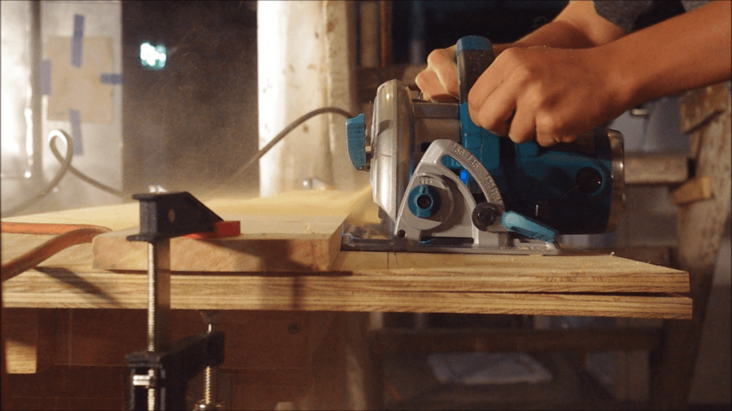 Cut plywood to width with circular saw